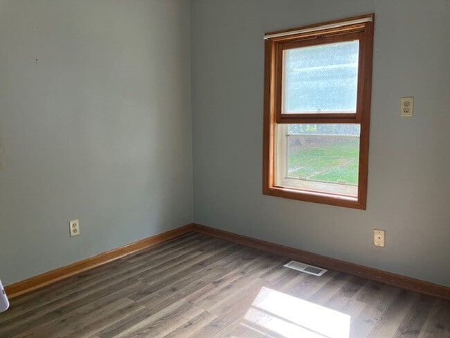 Building Photo - 507-509 W Chestnut