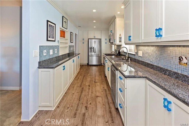 Building Photo - 771 W 24th St