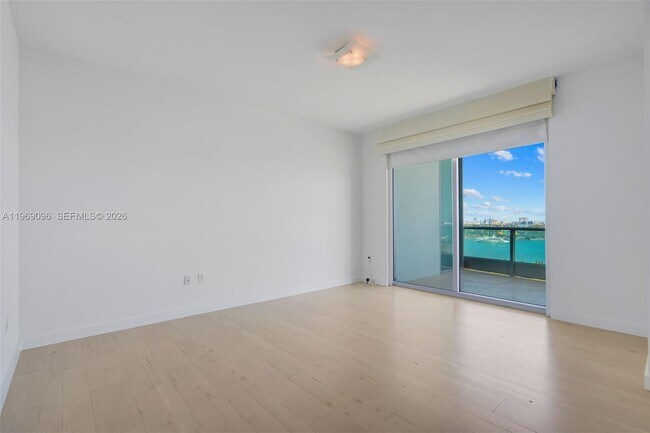 Building Photo - 900 Biscayne Blvd