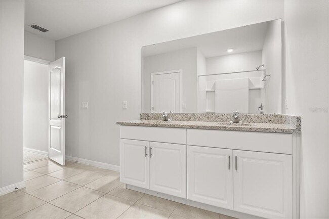Building Photo - 922 Guadalupe Dr