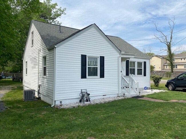 Building Photo - 333 Birdneck Rd N