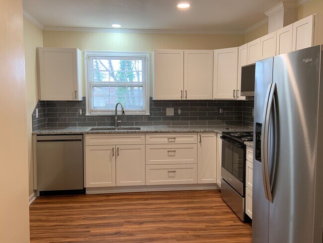 Building Photo - 3 BR House near Guilford College w/ Garage