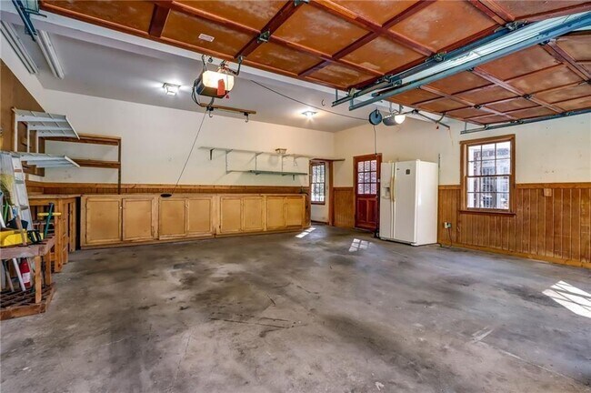 Building Photo - 344 Lost Creek Dr NW