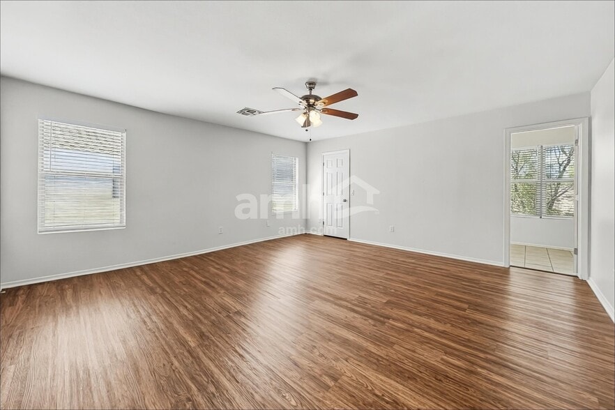 Building Photo - 6133 S Wilson Dr