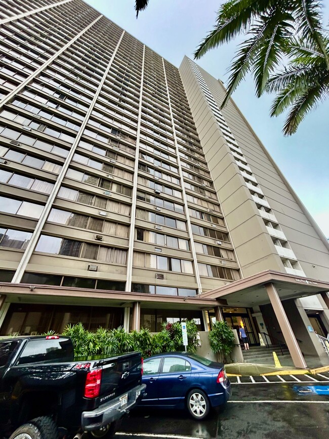 Building Photo - 1255 Nuuanu Ave