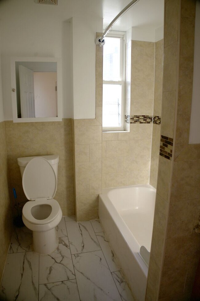 Building Photo - 3663 Bronxwood Ave