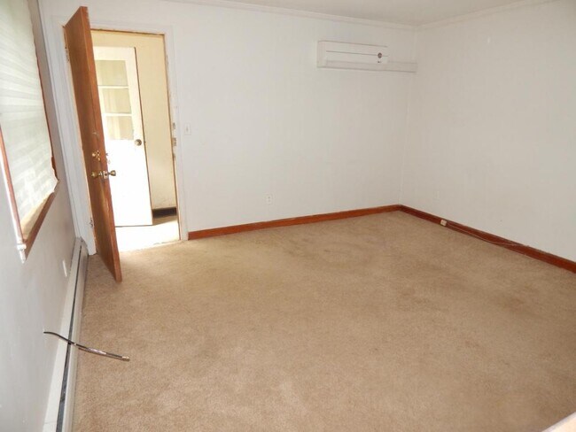 Building Photo - 1018 Montgomery St