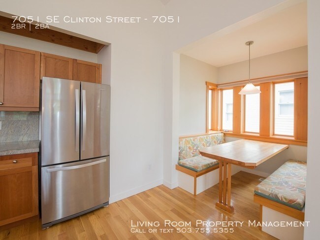 Building Photo - 7051 SE Clinton St