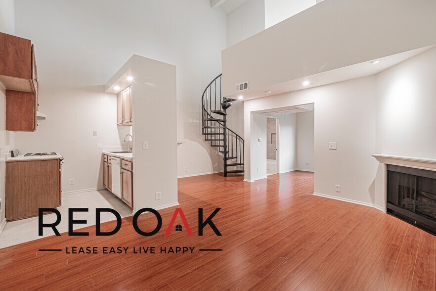 Building Photo - Toluca Lofts