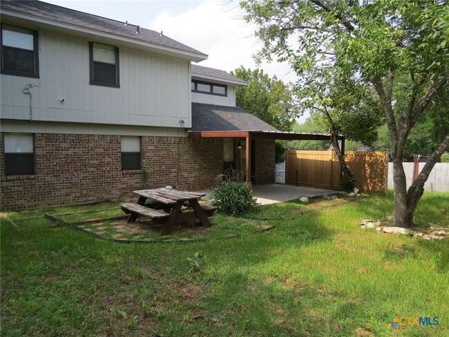 Building Photo - 8 E Shawnee Ln