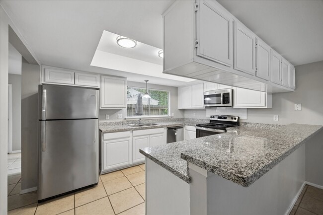 Building Photo - 2 Goldthread Ct