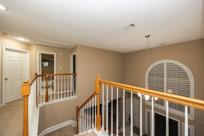 Building Photo - 2106 Hunter Pl Ln