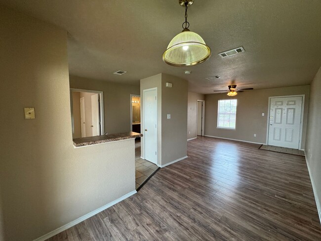 Building Photo - 5702 Greengate Dr