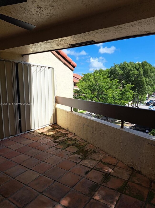 Building Photo - 8860 SW 123rd Ct