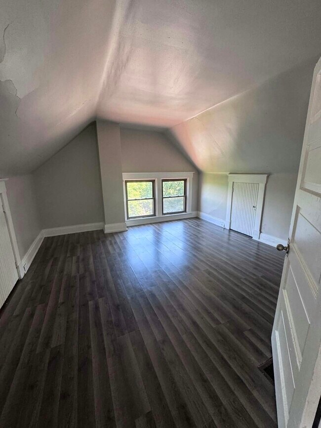 Building Photo - 3054 McHenry Ave