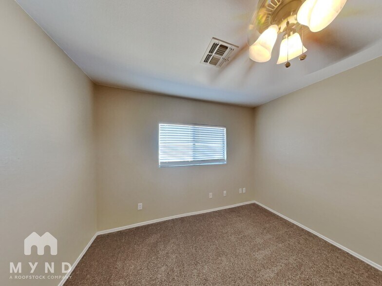 Building Photo - 672 W Barrus St