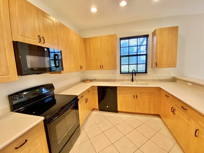 Building Photo - 7472 Bristol Cir