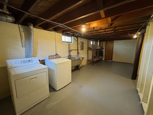 Basement with laundry - 2670 N 116th St