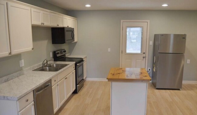 Building Photo - 4902 Tristian Ave