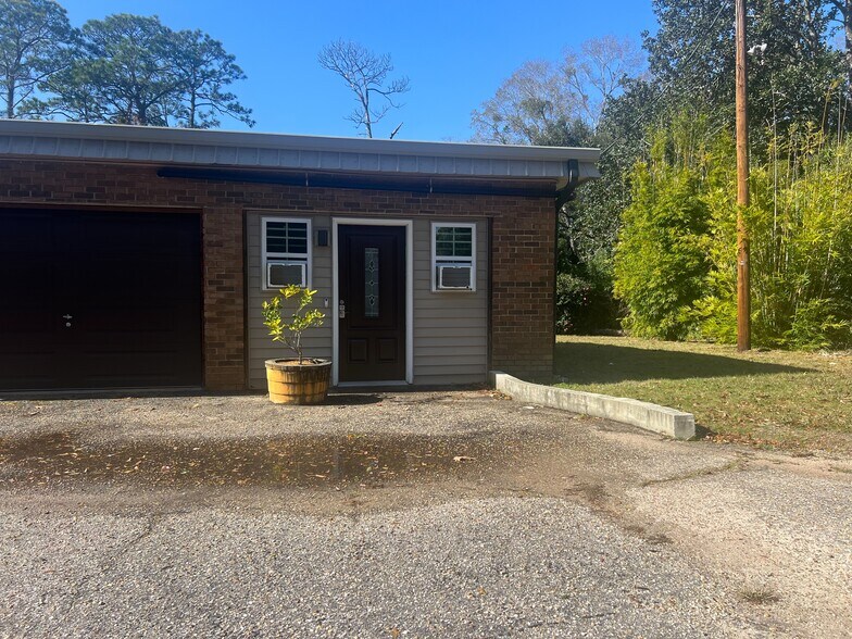 Building Photo - 15837 US-98
