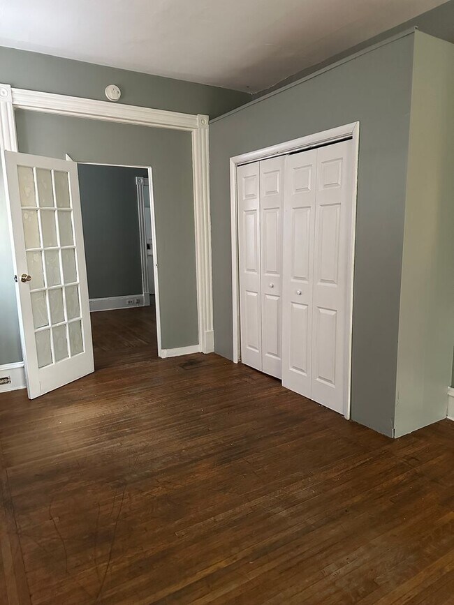 Building Photo - 405 Green Terrace