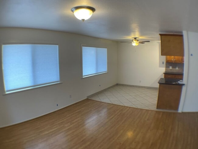 Building Photo - 3 Bedroom Home in Smokerise | Single-Level Living + Natural Light