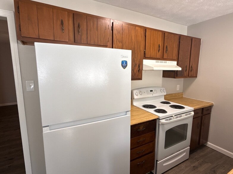 Building Photo - 103 Skyhaven Dr
