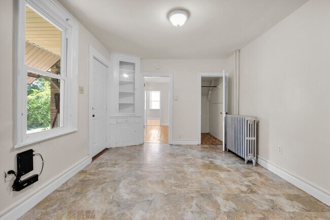 Building Photo - 523 N Ninth St