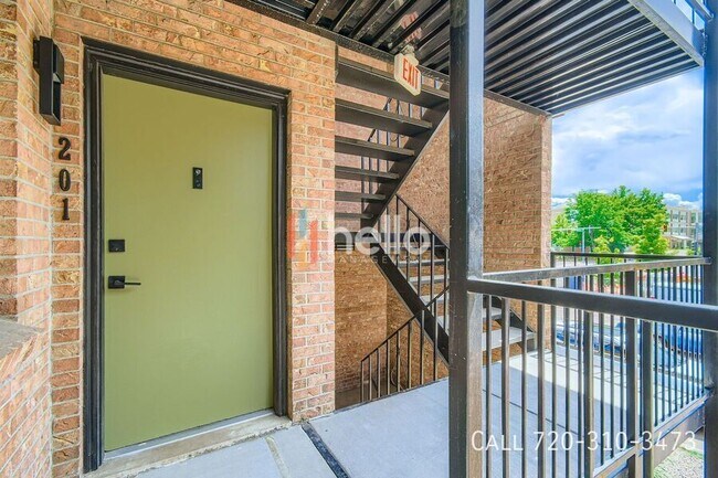 Building Photo - 3377 S Clarkson St