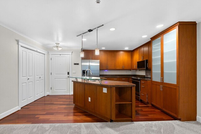 Building Photo - 2Bd/1Ba Seattle Condo