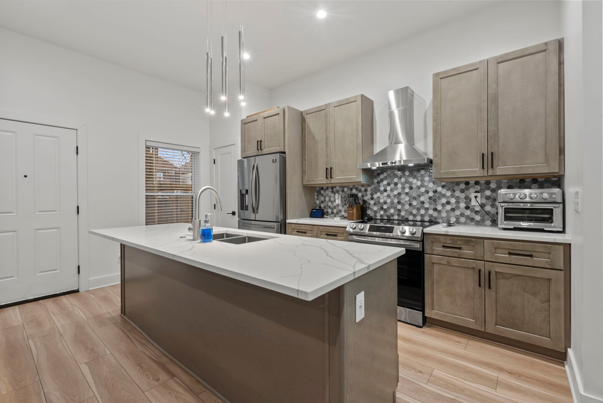 Building Photo - 1205 Hamlet St