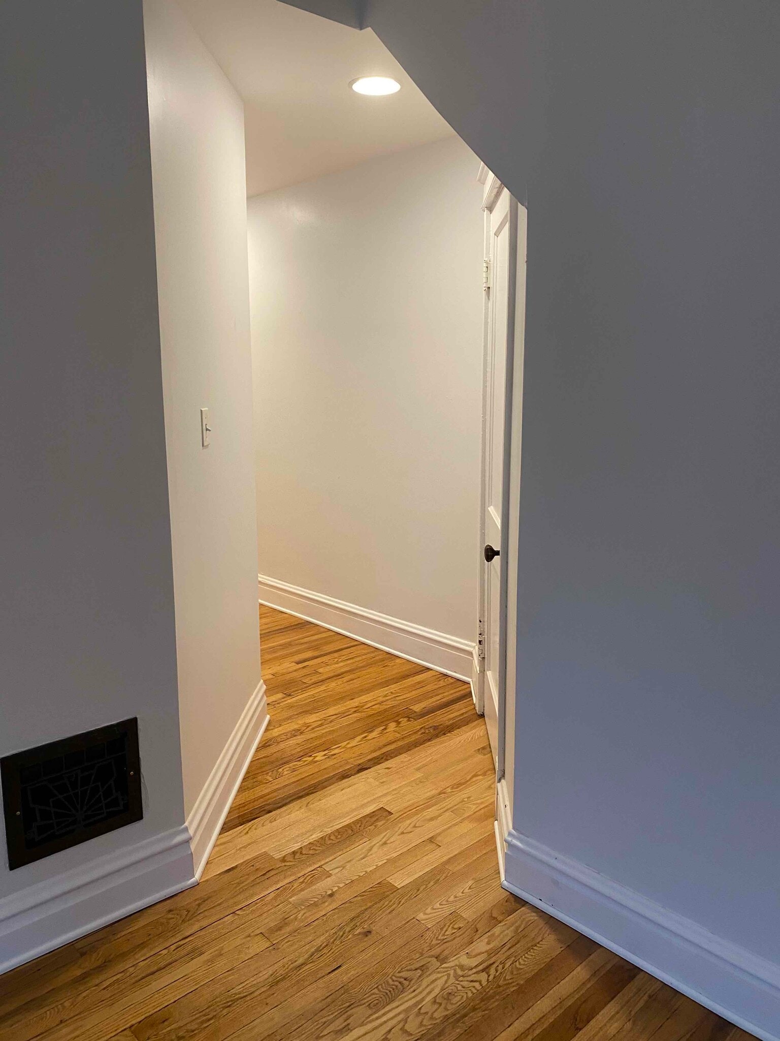 Main hallway - 5017 S Broadway
