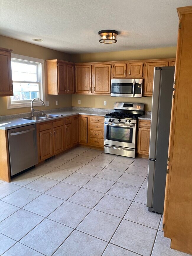 Building Photo - 1835 Marina Dr