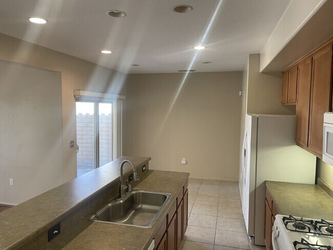 Building Photo - Long-term Rental