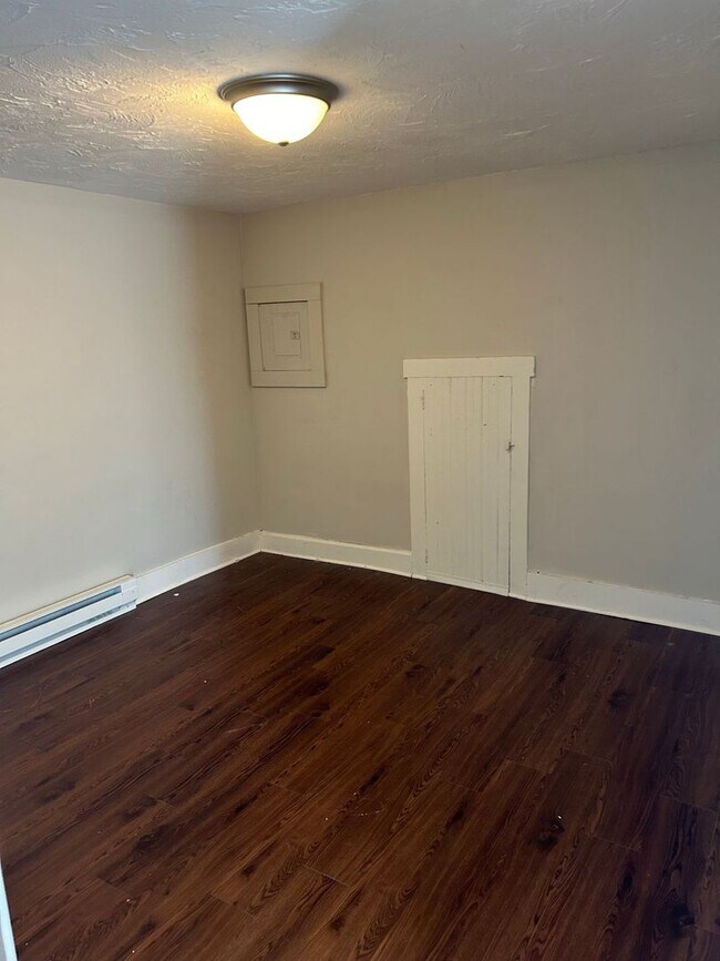 Building Photo - 136 S Main St