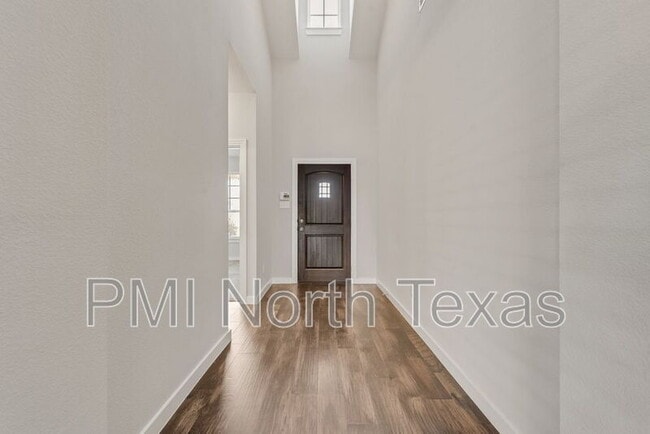 Building Photo - 1900 Spoonbill Dr