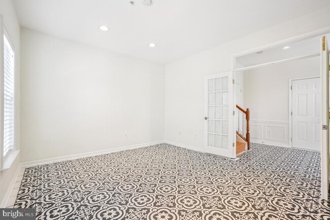 Building Photo - 2516 Blueridge Ave