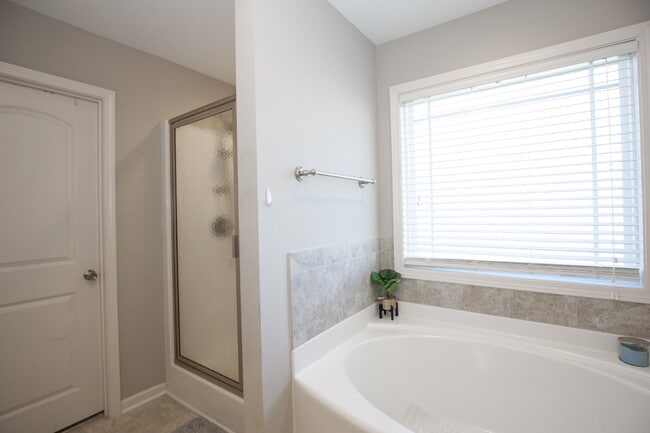 Building Photo - 3028 Helmsman Dr
