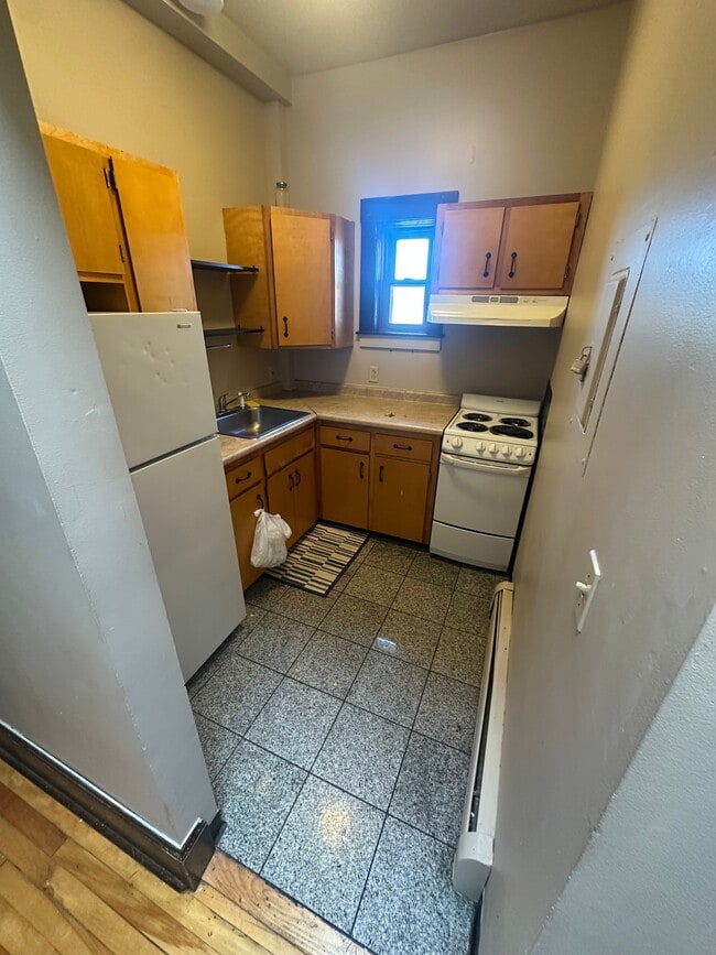 Building Photo - 55 Pleasant St