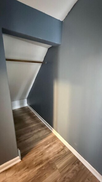 Building Photo - 12 Tyler St