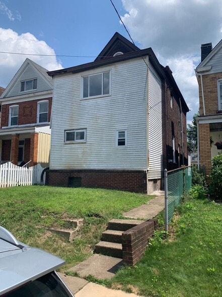 Building Photo - 7330 Denniston Ave