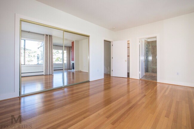 Building Photo - Eureka Valley/Castro 4 Bed + Bonus Room, 3 Bath, 2 Car Garage, City & Valley Views