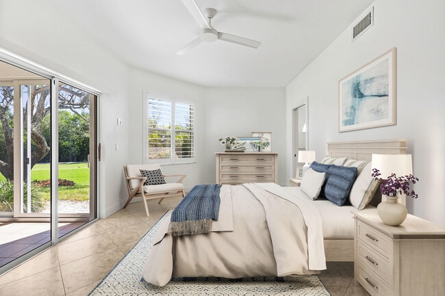 Building Photo - 2703 Fairway Dr N