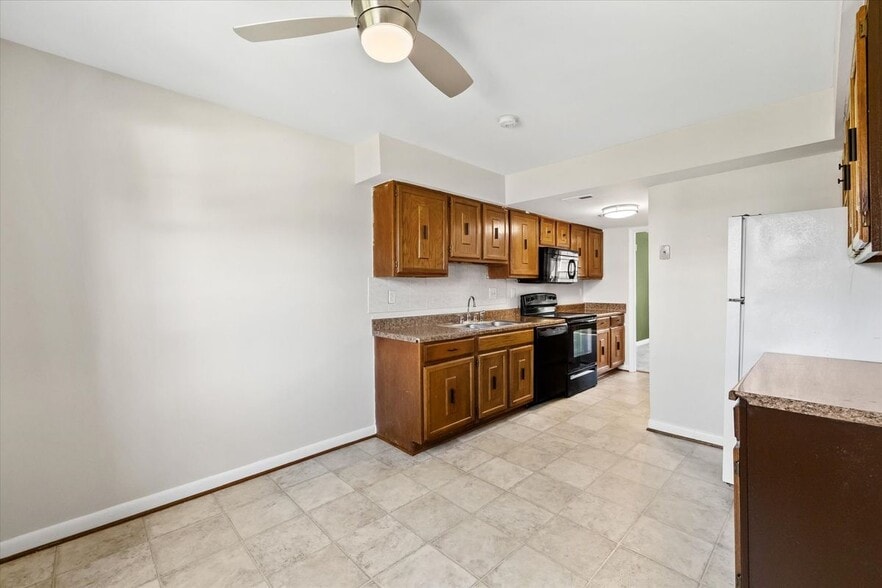 Building Photo - 3509 Coxcomb Mews