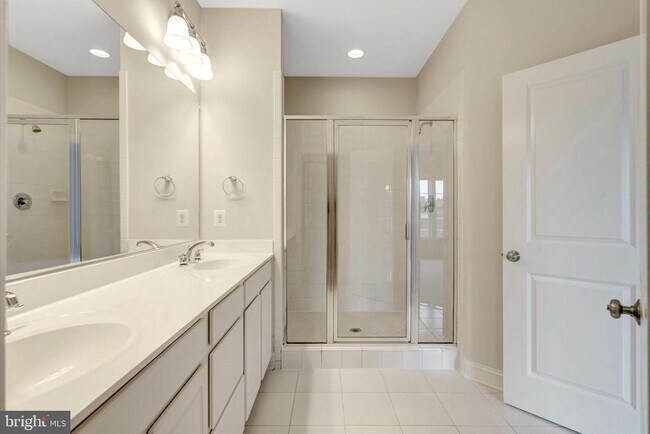 Building Photo - 8854 Orchard Ln