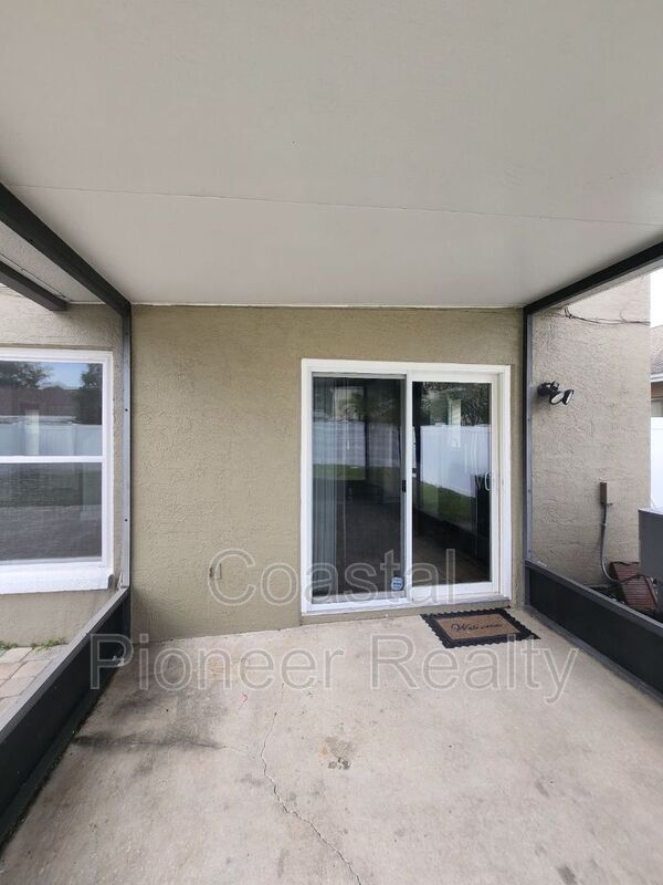 Building Photo - 10121 Sea spray Pl