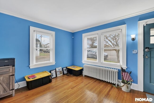 Building Photo - 96 Kenwood Ave