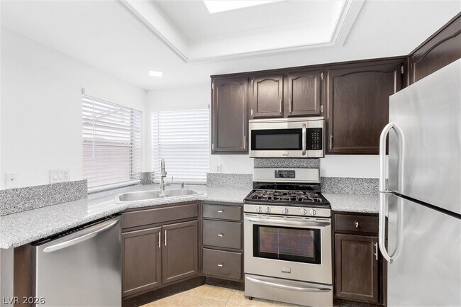 Building Photo - 7600 Beverly Hills Dr