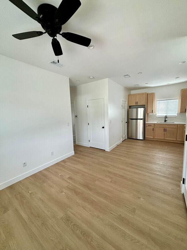 Building Photo - 212 - Carpinteria Asset Mgmt LLC (Walnut duplex)