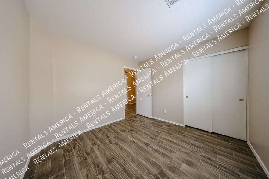 Building Photo - 12905 W Mandalay Ln